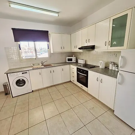 Apartman Delightful Poolside *