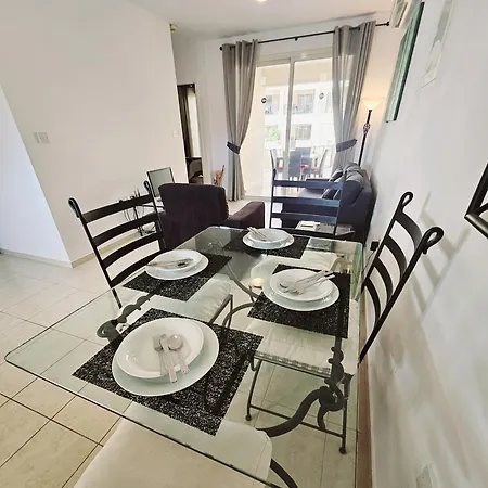 Delightful Poolside *