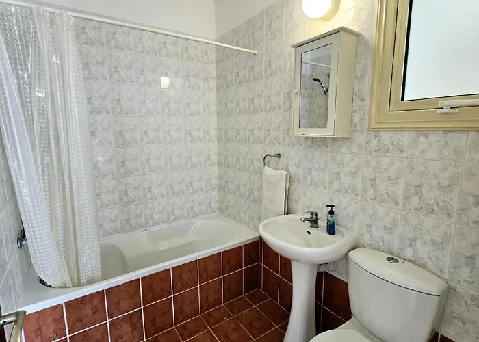 Delightful Poolside Apartmán Paphos