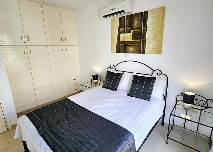 Apartmán Delightful Poolside Paphos